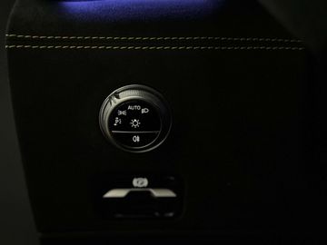 Car image 37