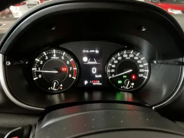 Car image 32