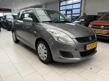Car image 28