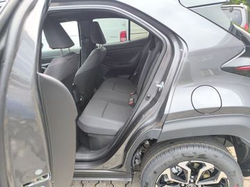 Car image 13