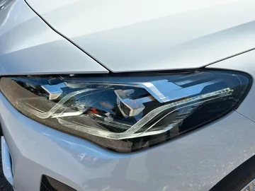 Car image 29