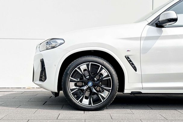 BMW iX3 210 kW image number 5