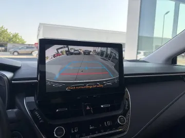 Car image 30