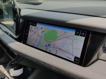 Car image 26