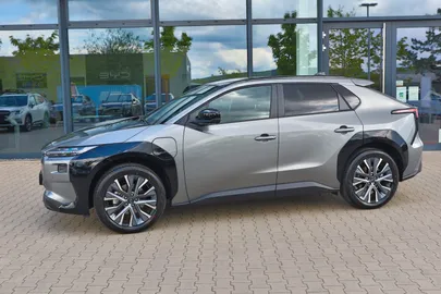 Car image 4