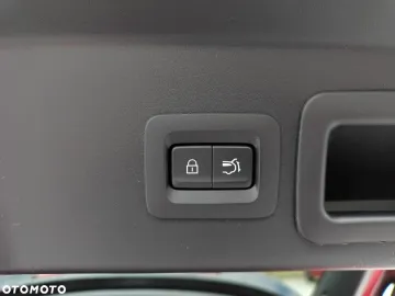 Car image 34