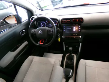 Car image 25