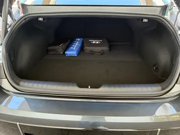 Car image 29