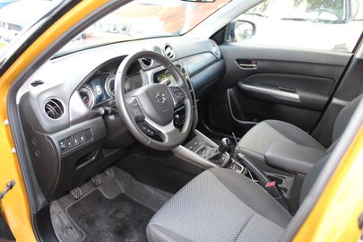 Car image 13