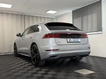 Car image 40