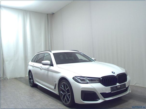 BMW 520d Touring 140 kW image number 2