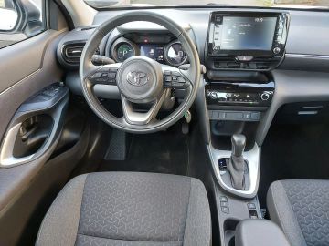 Car image 10