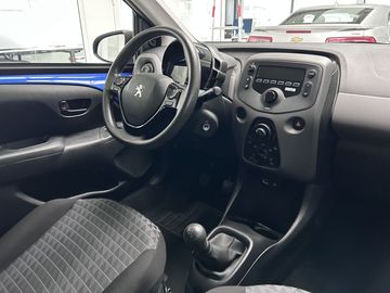 Car image 9