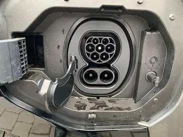 Car image 29
