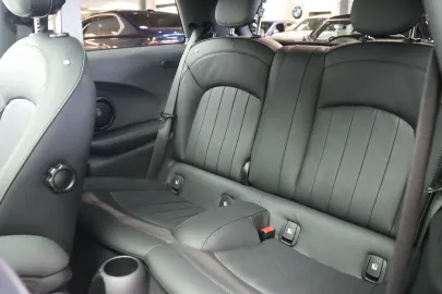 Car image 29