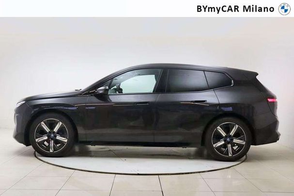 BMW iX xDrive40 240 kW image number 5