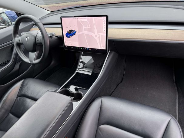 Tesla Model 3 60 Plus 239 kW image number 4