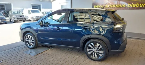 Car image 4