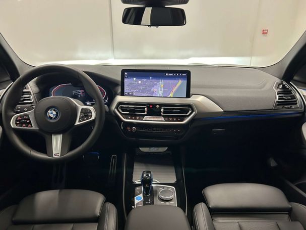 BMW iX3 M Sport Inspiring 213 kW image number 4