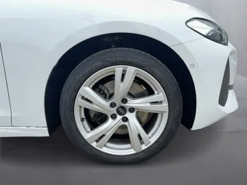 Car image 34
