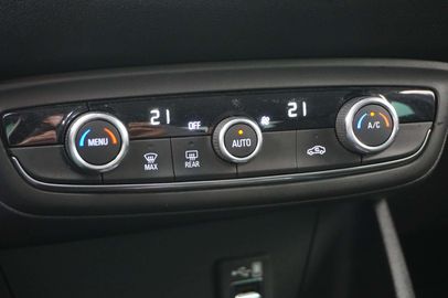 Car image 37