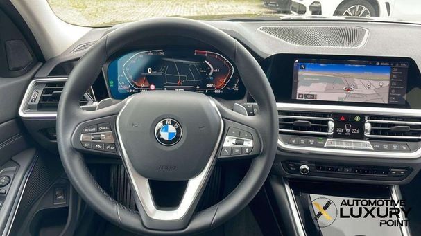 BMW 320d Touring xDrive Sport Line 140 kW image number 3