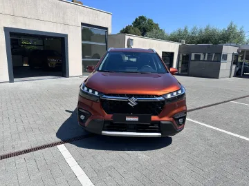Car image 3