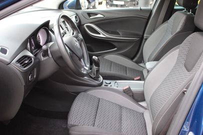 Car image 11