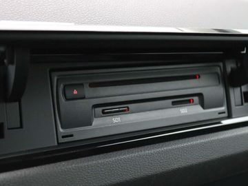 Car image 36