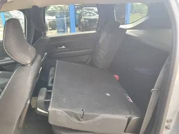Car image 40