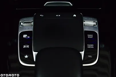 Car image 32