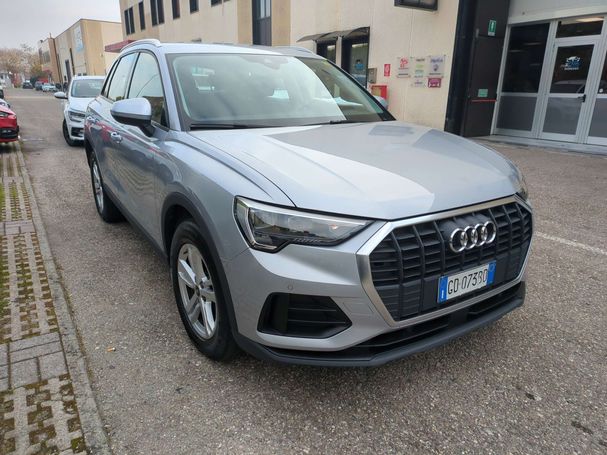 Audi Q3 35 TDI S tronic Business 110 kW image number 2