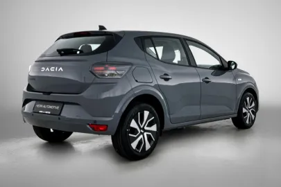 Car image 3