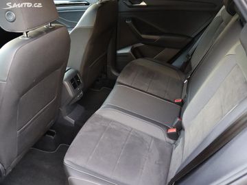 Car image 37