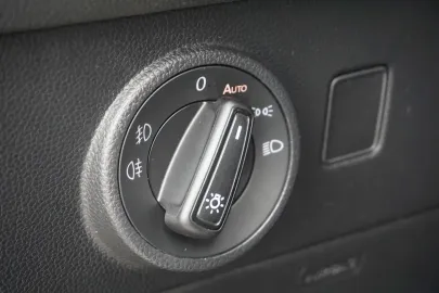 Car image 36