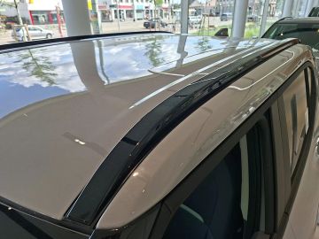 Car image 33