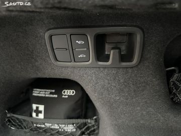 Car image 37