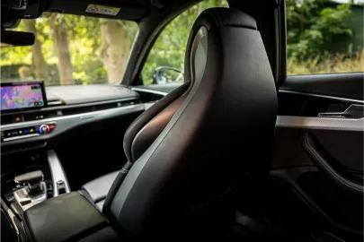 Car image 38