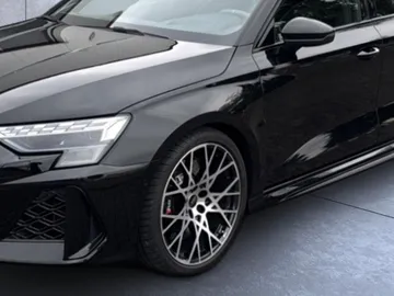 Car image 32