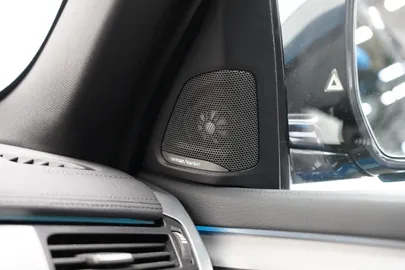 Car image 46