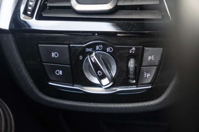 Car image 37