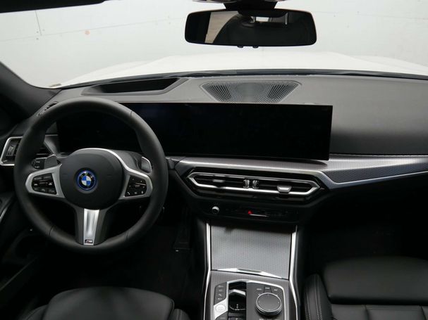 BMW 330e Touring M 215 kW image number 6