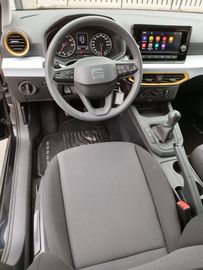 Car image 15