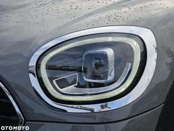 Car image 35