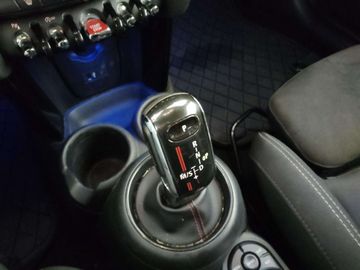 Car image 24