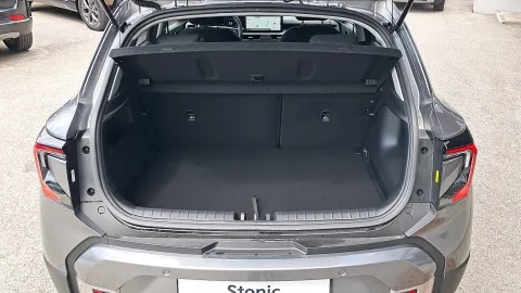 Car image 31