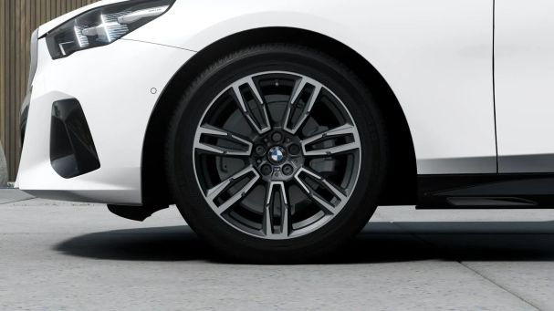 BMW 520d xDrive 145 kW image number 8