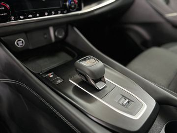 Car image 30