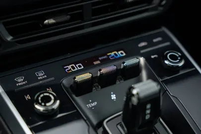 Car image 47