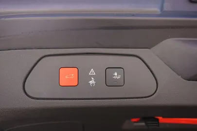Car image 36